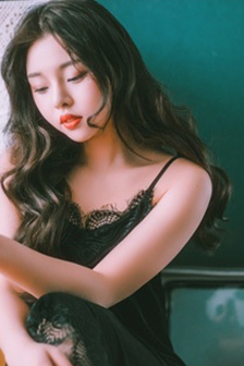 两男一女